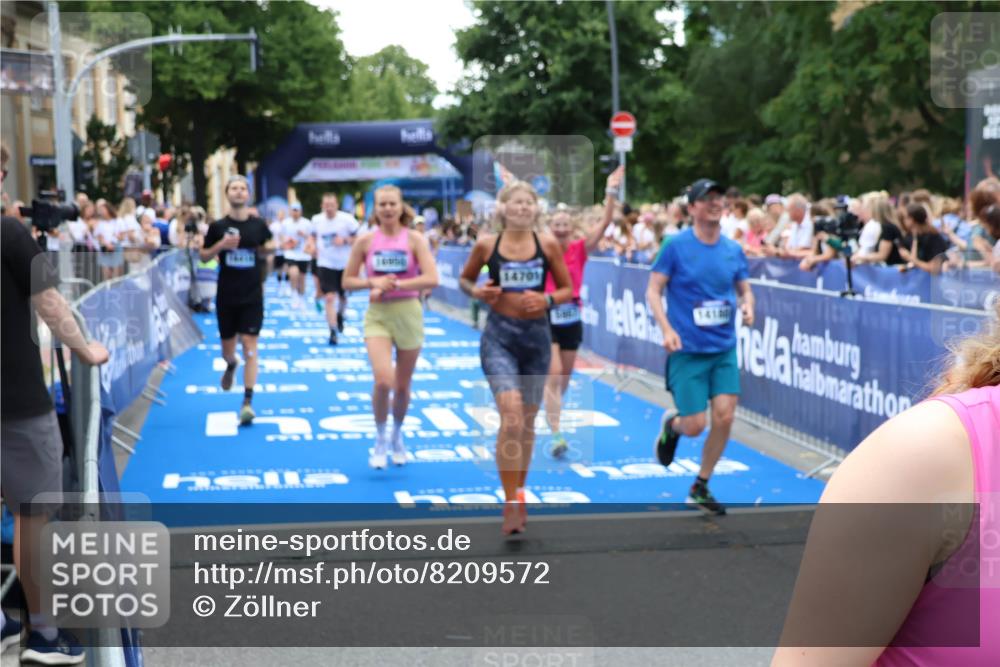 29.06.2025 - hella hamburg halbmarathon Zöllner http://msf.ph/oto/8209572 29.06.2025 11:20:31 Ziel 2053, 3278, 3285, 5034, 5957, 6482, 6833, 7143, 7838, 8844, 12894, 12977, 14180, 14564, 14701, 16419, 16950, 17449 meine-sportfotos.de