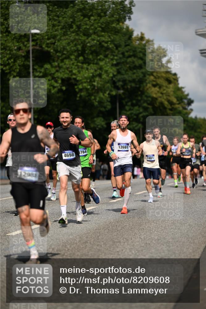 29.06.2025 - hella hamburg halbmarathon Dr. Thomas Lammeyer http://msf.ph/oto/8209608 29.06.2025 09:48:48 Kennedybrücke 1990, 2689, 3043, 4050, 4129, 4679, 4698, 4749, 5328, 5746, 5826, 6358, 7481, 7723, 8190, 8883, 9634, 10017, 11120, 11413 meine-sportfotos.de