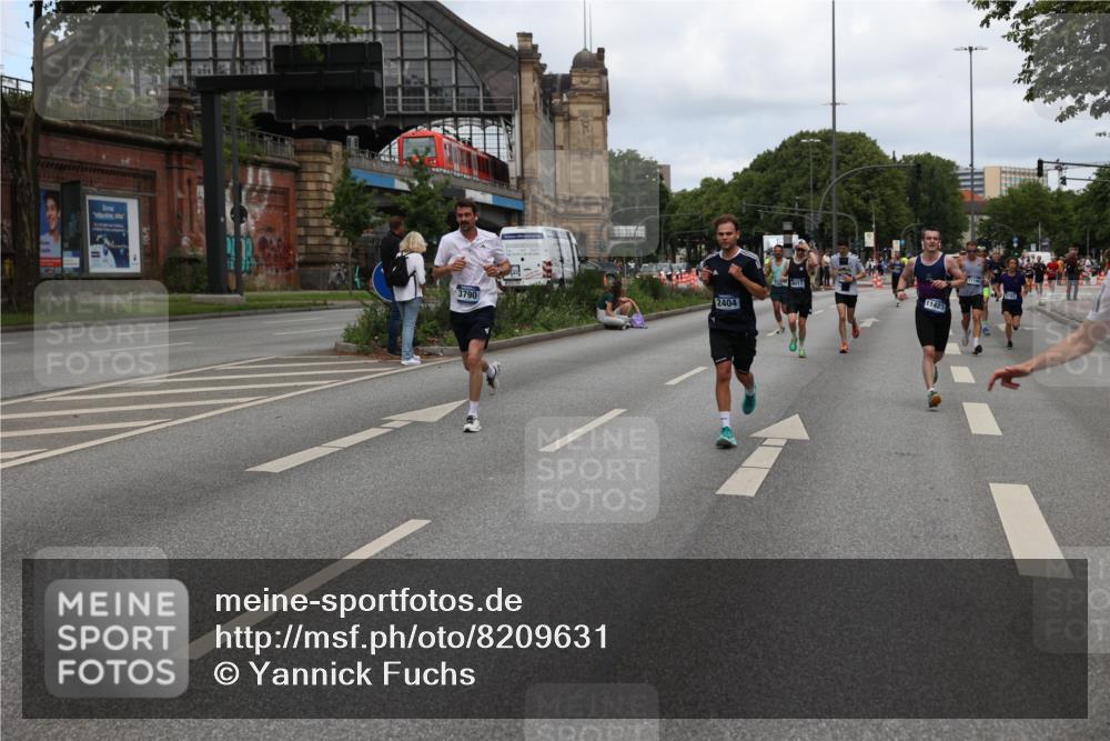 29.06.2025 - hella hamburg halbmarathon Yannick Fuchs http://msf.ph/oto/8209631 29.06.2025 10:32:22 20KM 1505, 2404, 3480, 3790, 5791, 5923, 7152, 7154, 9017, 9944, 10793, 10922, 11106, 11423, 12739, 12900, 13148, 13372, 13595, 13900, 15303, 15382, 15888, 16698, 17726, 18103, 18193, 18216, 18277, 18357, 18986 meine-sportfotos.de