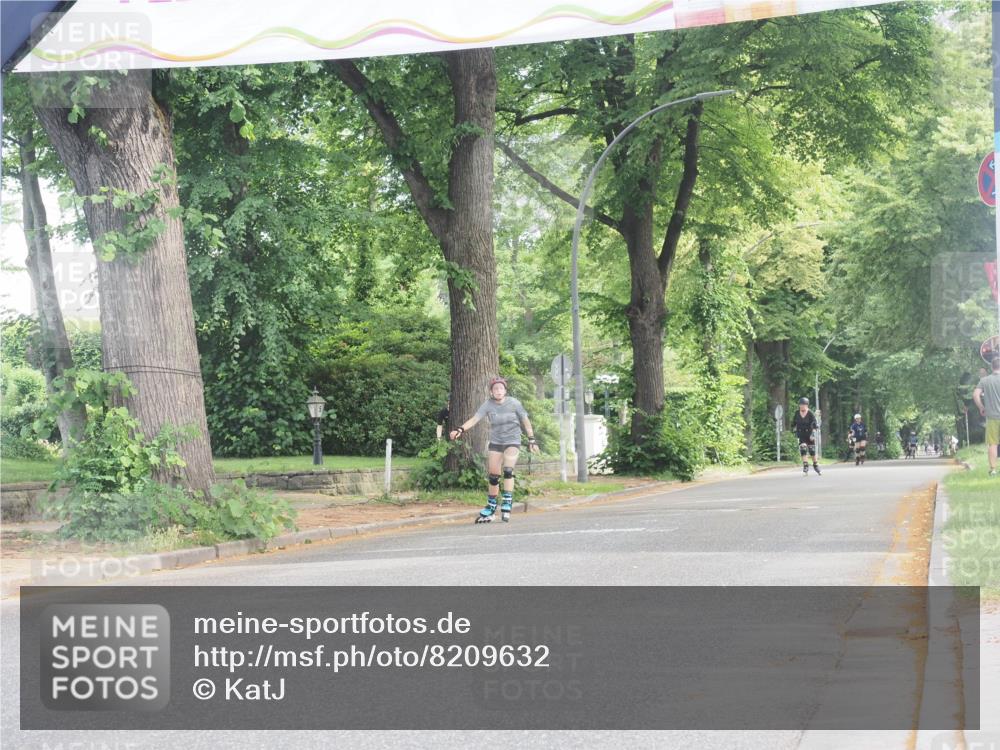 29.06.2025 - hella hamburg halbmarathon KatJ http://msf.ph/oto/8209632 29.06.2025 09:34:47 Zwischen KM18-KM19  meine-sportfotos.de