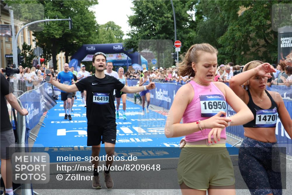29.06.2025 - hella hamburg halbmarathon Zöllner http://msf.ph/oto/8209648 29.06.2025 11:20:33 Ziel 1471, 2053, 3278, 3285, 5034, 6482, 6833, 7143, 7781, 7838, 8844, 8860, 12894, 12933, 12977, 14564, 16419, 17449 meine-sportfotos.de