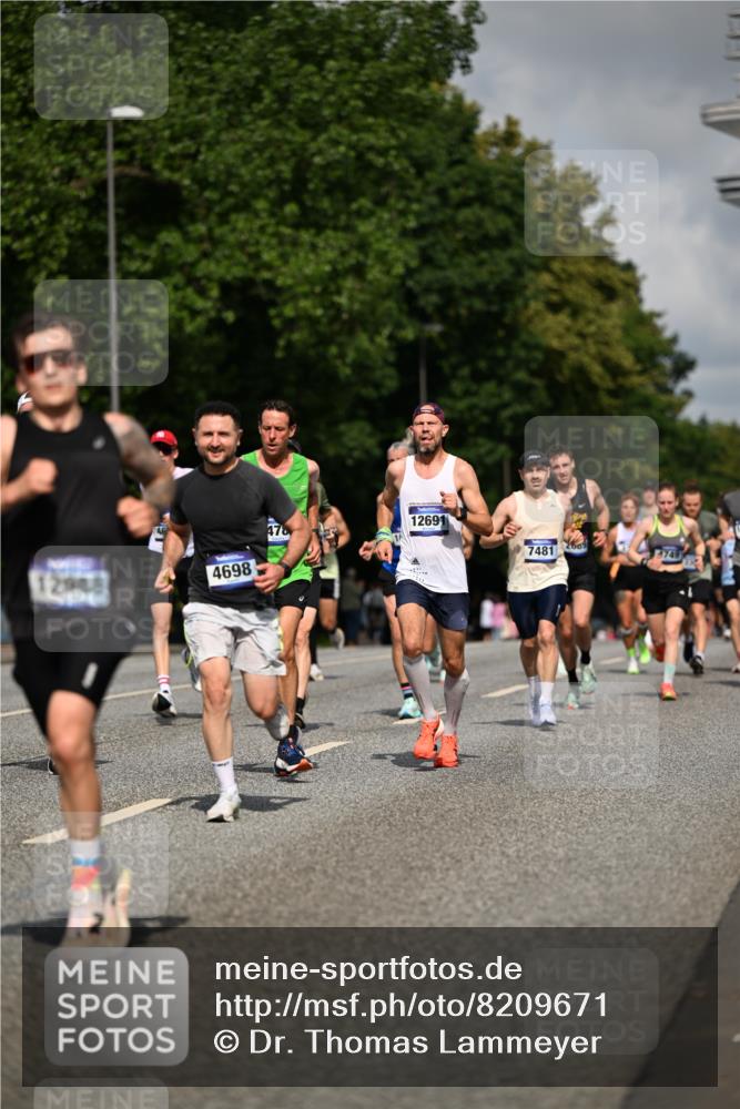 29.06.2025 - hella hamburg halbmarathon Dr. Thomas Lammeyer http://msf.ph/oto/8209671 29.06.2025 09:48:48 Kennedybrücke 1990, 2689, 3043, 4050, 4129, 4679, 4698, 4749, 5328, 5746, 5826, 6358, 7481, 7723, 8190, 8883, 9634, 10017, 11120, 11413 meine-sportfotos.de
