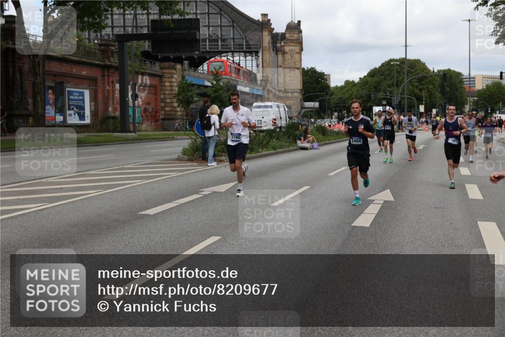 29.06.2025 - hella hamburg halbmarathon Yannick Fuchs http://msf.ph/oto/8209677 29.06.2025 10:32:22 20KM 1505, 2404, 3480, 3790, 5791, 5923, 7152, 7154, 9017, 9944, 10793, 10922, 11106, 11423, 12739, 12900, 13148, 13372, 13595, 13900, 15303, 15382, 15888, 16698, 17726, 18103, 18193, 18216, 18277, 18357, 18986 meine-sportfotos.de