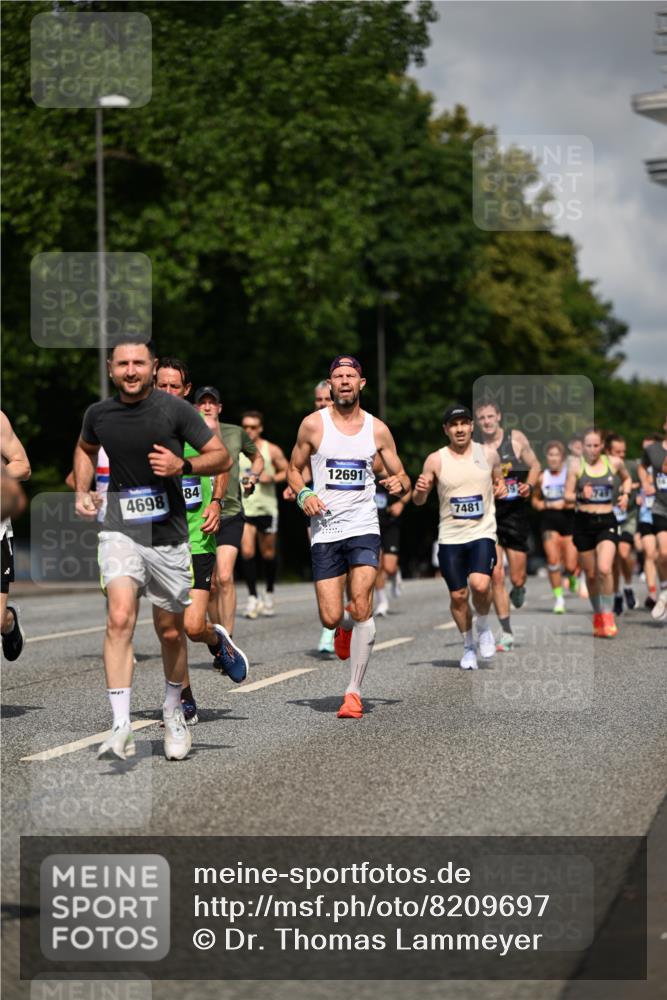 29.06.2025 - hella hamburg halbmarathon Dr. Thomas Lammeyer http://msf.ph/oto/8209697 29.06.2025 09:48:48 Kennedybrücke 1990, 2689, 3043, 4050, 4129, 4679, 4698, 4749, 5328, 5746, 5826, 6358, 7481, 7723, 8190, 8883, 9634, 10017, 11120, 11413 meine-sportfotos.de