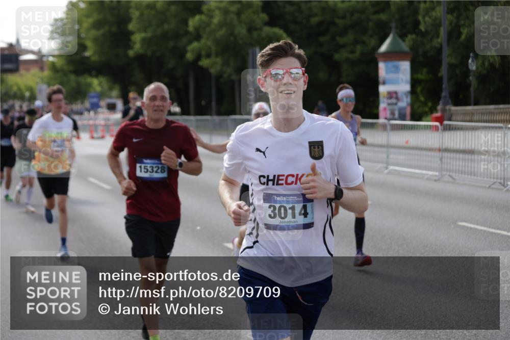 29.06.2025 - hella hamburg halbmarathon Jannik Wohlers http://msf.ph/oto/8209709 29.06.2025 09:48:58 Lombardsbrücke 2044, 2745, 2750, 2849, 2980, 3014, 3116, 4148, 4766, 5050, 5648, 5889, 6149, 6771, 7109, 8358, 10369, 11952, 12098, 13158, 13190, 13900, 14311, 14359, 14667, 14905, 15328, 15410, 15561, 15991, 16400, 16816, 17097, 17722, 17792, 18156, 18183, 18188, 18193 meine-sportfotos.de
