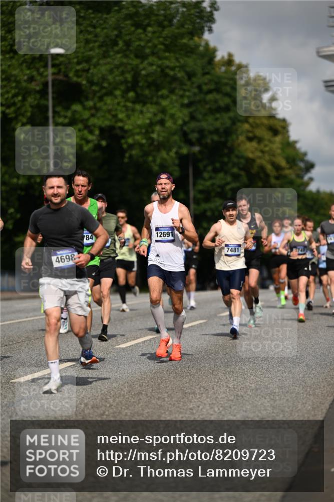 29.06.2025 - hella hamburg halbmarathon Dr. Thomas Lammeyer http://msf.ph/oto/8209723 29.06.2025 09:48:49 Kennedybrücke 57, 1990, 2689, 4050, 4129, 4679, 4698, 4749, 5187, 5328, 5826, 6358, 7481, 7723, 8190, 8883, 9634, 10017, 10876, 11120, 11413 meine-sportfotos.de