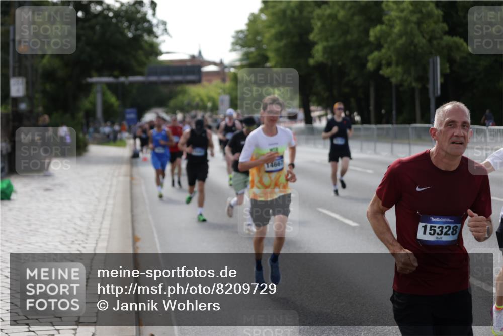 29.06.2025 - hella hamburg halbmarathon Jannik Wohlers http://msf.ph/oto/8209729 29.06.2025 09:48:58 Lombardsbrücke 2044, 2745, 2750, 2849, 2980, 3014, 3116, 4148, 4766, 5050, 5648, 5889, 6149, 6771, 7109, 8358, 10369, 11952, 12098, 13158, 13190, 13900, 14311, 14359, 14667, 14905, 15328, 15410, 15561, 15991, 16400, 16816, 17097, 17722, 17792, 18156, 18183, 18188, 18193 meine-sportfotos.de