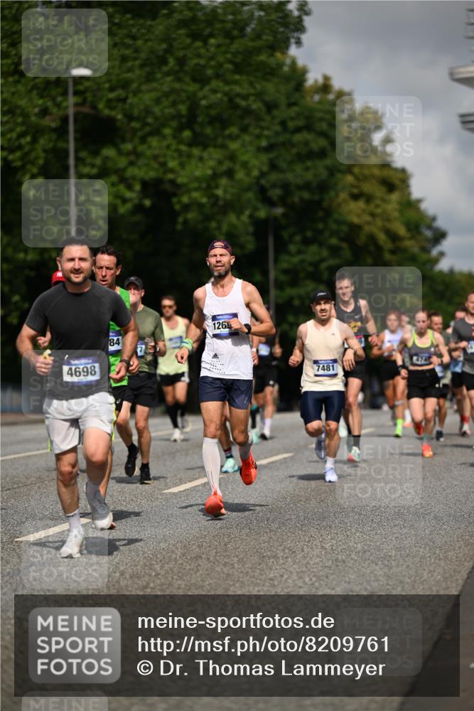 29.06.2025 - hella hamburg halbmarathon Dr. Thomas Lammeyer http://msf.ph/oto/8209761 29.06.2025 09:48:49 Kennedybrücke 57, 1990, 2689, 4050, 4129, 4679, 4698, 4749, 5187, 5328, 5826, 6358, 7481, 7723, 8190, 8883, 9634, 10017, 10876, 11120, 11413 meine-sportfotos.de