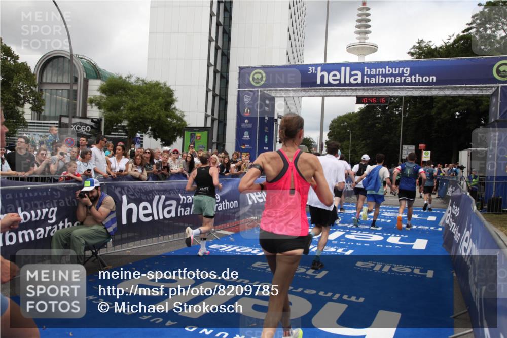 29.06.2025 - hella hamburg halbmarathon Michael Strokosch http://msf.ph/oto/8209785 29.06.2025 10:46:15 Ziel 1569, 1759, 2048, 2590, 2707, 3087, 4949, 6388, 7450, 7961, 10796, 11094, 11125, 16136, 16466, 16475, 17190, 18702, 18797 meine-sportfotos.de