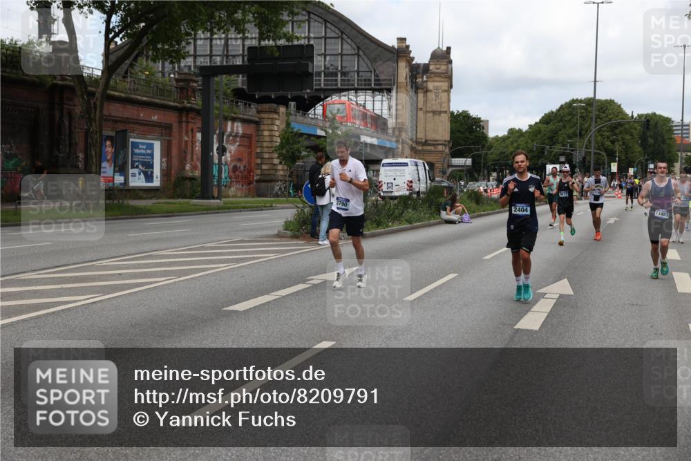 29.06.2025 - hella hamburg halbmarathon Yannick Fuchs http://msf.ph/oto/8209791 29.06.2025 10:32:22 20KM 1505, 2404, 3480, 3790, 5791, 5923, 7152, 7154, 9017, 9944, 10793, 10922, 11106, 11423, 12739, 12900, 13148, 13372, 13595, 13900, 15303, 15382, 15888, 16698, 17726, 18103, 18193, 18216, 18277, 18357, 18986 meine-sportfotos.de
