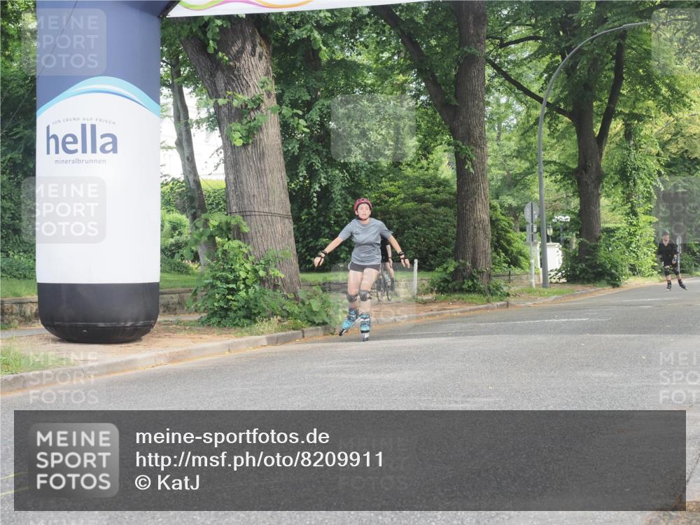 29.06.2025 - hella hamburg halbmarathon KatJ http://msf.ph/oto/8209911 29.06.2025 09:34:49 Zwischen KM18-KM19  meine-sportfotos.de