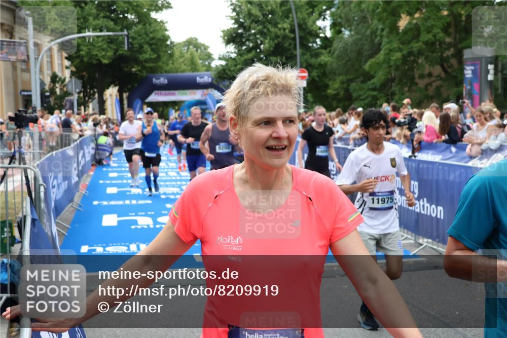 29.06.2025 - hella hamburg halbmarathon Zöllner http://msf.ph/oto/8209919 29.06.2025 10:49:56 Ziel 2540, 4017, 5460, 8454, 8455, 9126, 9200, 9491, 9597, 11975, 12527, 12733, 13463, 16716, 16732, 16800, 16887, 19109, 19122 meine-sportfotos.de