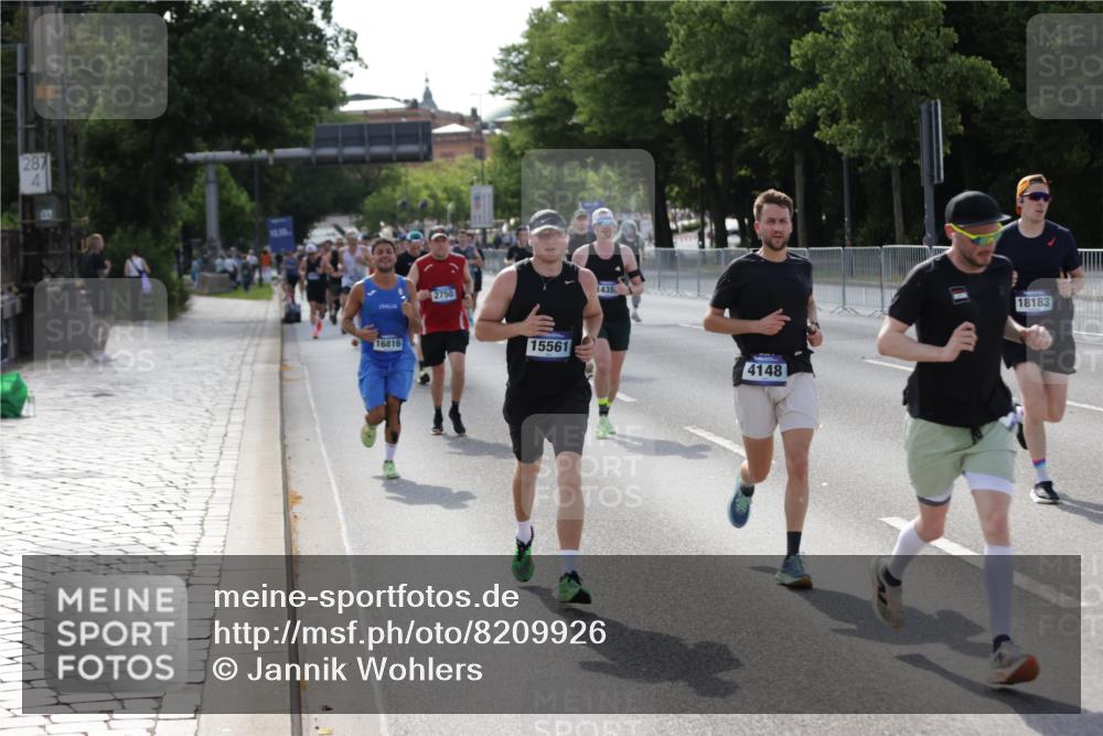 29.06.2025 - hella hamburg halbmarathon Jannik Wohlers http://msf.ph/oto/8209926 29.06.2025 09:49:00 Lombardsbrücke 2745, 2750, 2849, 2980, 3014, 3116, 4148, 4766, 5050, 5648, 5889, 6149, 6771, 7035, 7109, 11952, 12098, 13158, 13900, 14311, 14359, 14629, 14667, 14905, 15328, 15410, 15561, 15991, 16816, 17097, 17182, 17722, 18156, 18183, 18188, 18193 meine-sportfotos.de