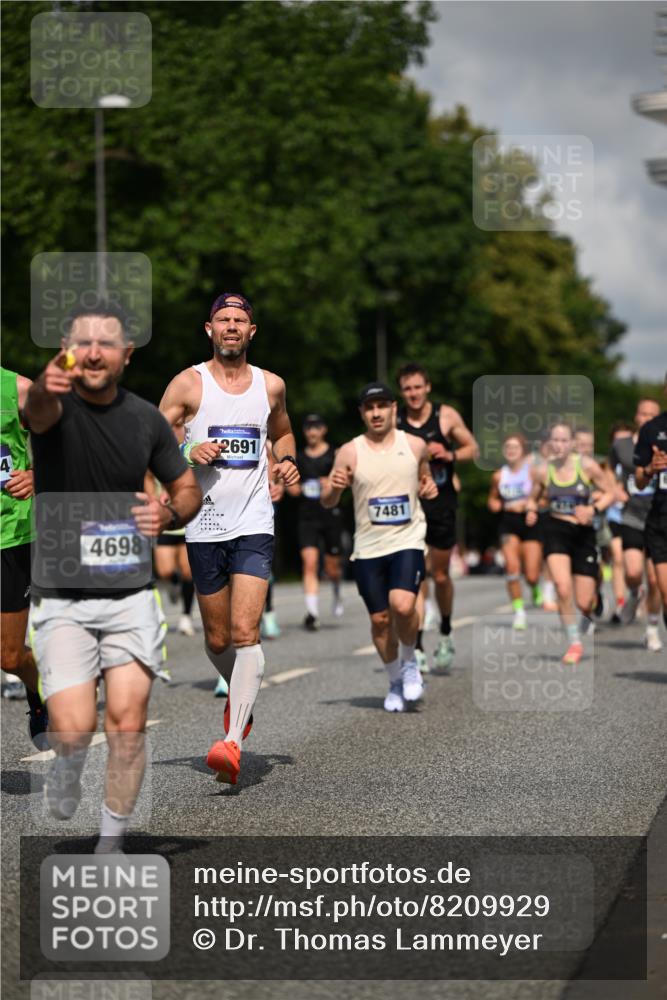 29.06.2025 - hella hamburg halbmarathon Dr. Thomas Lammeyer http://msf.ph/oto/8209929 29.06.2025 09:48:50 Kennedybrücke 57, 1686, 1707, 1990, 2689, 4050, 4129, 4679, 4698, 4749, 5187, 5826, 6358, 7481, 7723, 7880, 7965, 8190, 8883, 9634, 10017, 10876, 11120, 11413 meine-sportfotos.de