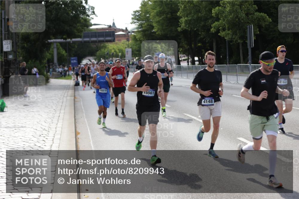 29.06.2025 - hella hamburg halbmarathon Jannik Wohlers http://msf.ph/oto/8209943 29.06.2025 09:49:00 Lombardsbrücke 2745, 2750, 2849, 2980, 3014, 3116, 4148, 4766, 5050, 5648, 5889, 6149, 6771, 7035, 7109, 11952, 12098, 13158, 13900, 14311, 14359, 14629, 14667, 14905, 15328, 15410, 15561, 15991, 16816, 17097, 17182, 17722, 18156, 18183, 18188, 18193 meine-sportfotos.de
