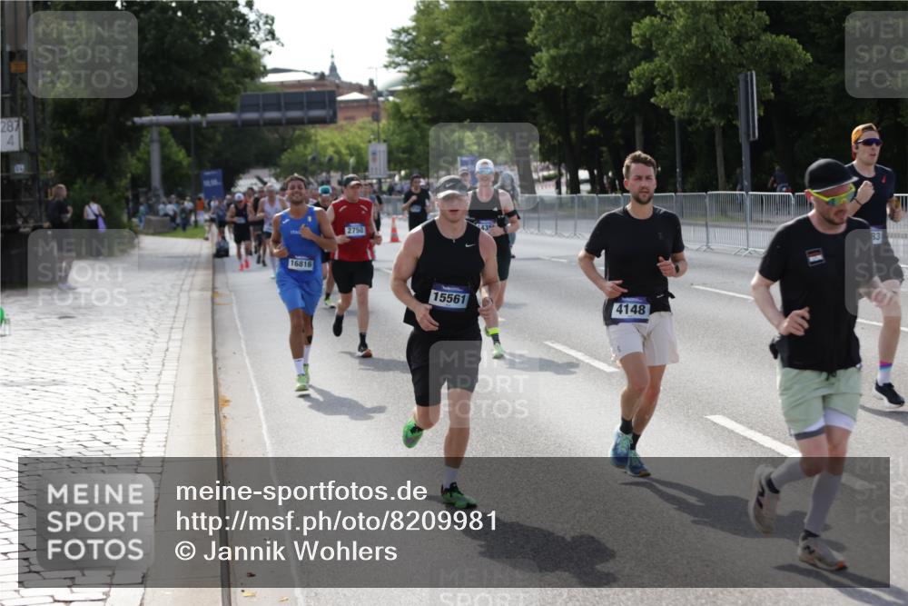 29.06.2025 - hella hamburg halbmarathon Jannik Wohlers http://msf.ph/oto/8209981 29.06.2025 09:49:00 Lombardsbrücke 2745, 2750, 2849, 2980, 3014, 3116, 4148, 4766, 5050, 5648, 5889, 6149, 6771, 7035, 7109, 11952, 12098, 13158, 13900, 14311, 14359, 14629, 14667, 14905, 15328, 15410, 15561, 15991, 16816, 17097, 17182, 17722, 18156, 18183, 18188, 18193 meine-sportfotos.de