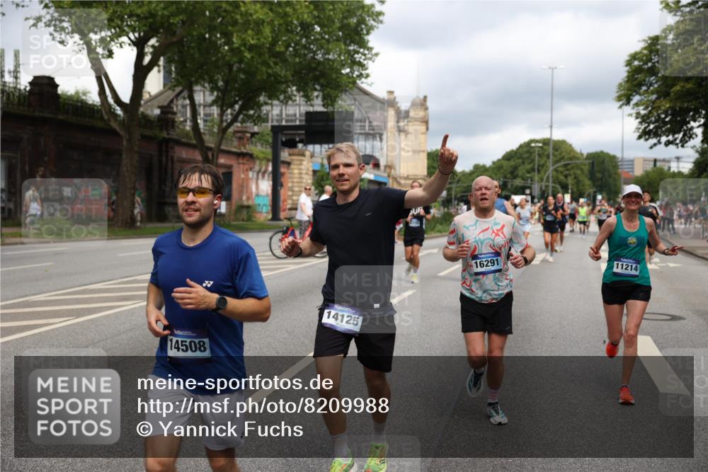 29.06.2025 - hella hamburg halbmarathon Yannick Fuchs http://msf.ph/oto/8209988 29.06.2025 10:45:09 20KM 1366, 1461, 2411, 2540, 2880, 4077, 4816, 5018, 5336, 5600, 7134, 7369, 7943, 8117, 8205, 8261, 8508, 8989, 10057, 10215, 10508, 10603, 10691, 11214, 11422, 11512, 11733, 12016, 12778, 12949, 13073, 13808, 14125, 14458, 15480, 15720, 15871, 16285, 16291, 16907, 17129, 17823, 18006, 18182, 18413, 18489, 19007 meine-sportfotos.de