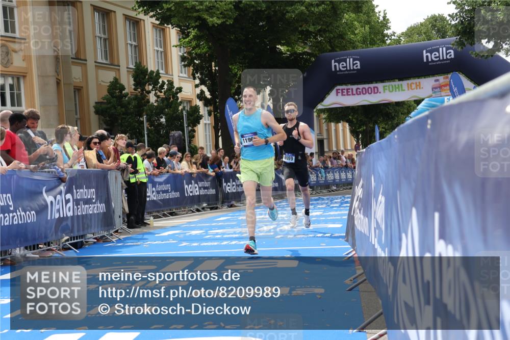 29.06.2025 - hella hamburg halbmarathon Strokosch-Dieckow http://msf.ph/oto/8209989 29.06.2025 10:21:40 Ziel 6559, 9442, 11965 meine-sportfotos.de