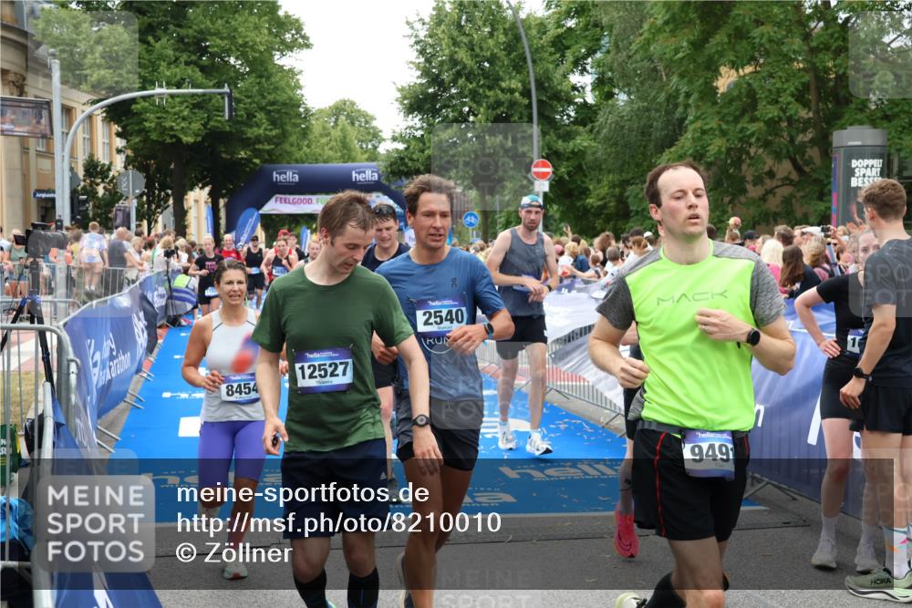 29.06.2025 - hella hamburg halbmarathon Zöllner http://msf.ph/oto/8210010 29.06.2025 10:50:04 Ziel 1216, 1321, 2020, 3692, 3852, 7100, 7657, 8454, 9031, 9213, 9303, 12271, 12733, 13225, 13758, 16403, 16716, 16732, 18884, 19112 meine-sportfotos.de