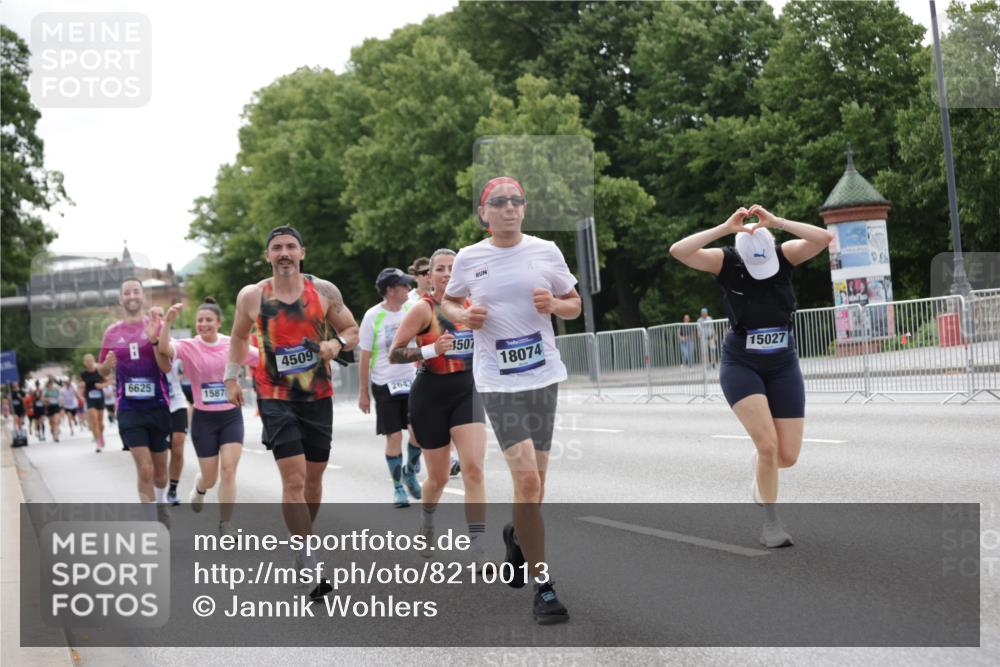 29.06.2025 - hella hamburg halbmarathon Jannik Wohlers http://msf.ph/oto/8210013 29.06.2025 10:26:21 Lombardsbrücke 1973, 2045, 2643, 4507, 4509, 6625, 7069, 8079, 9186, 11270, 11740, 12071, 15027, 15807, 15878, 16479, 16788, 17300, 17675, 18074, 18516, 18962, 18978 meine-sportfotos.de