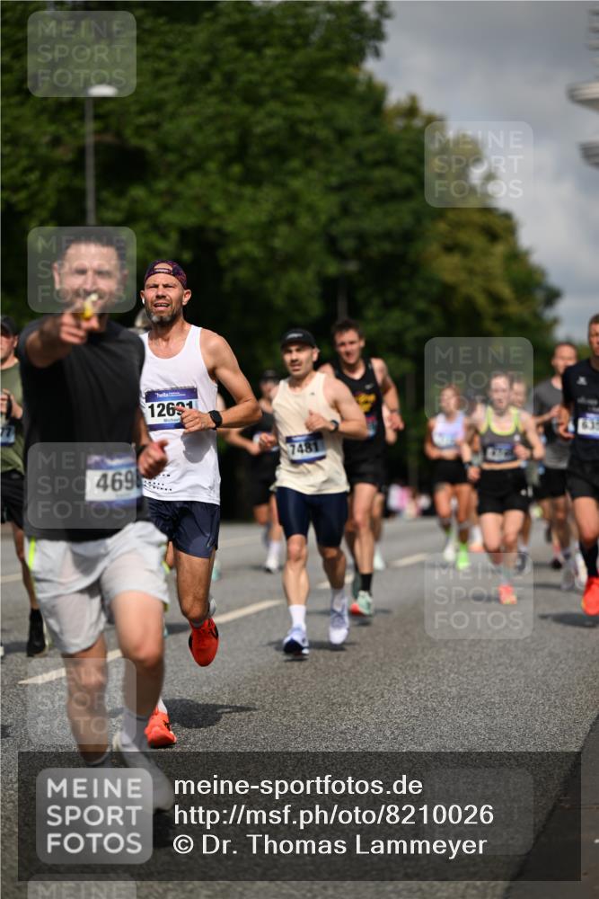 29.06.2025 - hella hamburg halbmarathon Dr. Thomas Lammeyer http://msf.ph/oto/8210026 29.06.2025 09:48:50 Kennedybrücke 57, 1686, 1707, 1990, 2689, 4050, 4129, 4679, 4698, 4749, 5187, 5826, 6358, 7481, 7723, 7880, 7965, 8190, 8883, 9634, 10017, 10876, 11120, 11413 meine-sportfotos.de