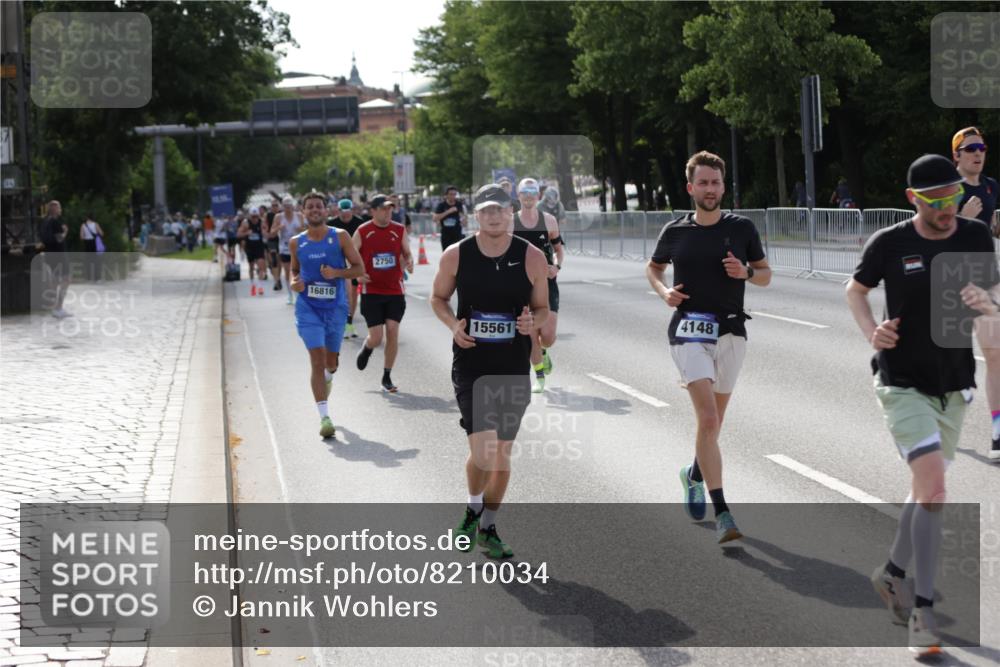29.06.2025 - hella hamburg halbmarathon Jannik Wohlers http://msf.ph/oto/8210034 29.06.2025 09:49:00 Lombardsbrücke 2745, 2750, 2849, 2980, 3014, 3116, 4148, 4766, 5050, 5648, 5889, 6149, 6771, 7035, 7109, 11952, 12098, 13158, 13900, 14311, 14359, 14629, 14667, 14905, 15328, 15410, 15561, 15991, 16816, 17097, 17182, 17722, 18156, 18183, 18188, 18193 meine-sportfotos.de