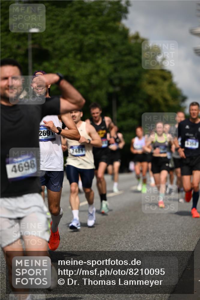 29.06.2025 - hella hamburg halbmarathon Dr. Thomas Lammeyer http://msf.ph/oto/8210095 29.06.2025 09:48:51 Kennedybrücke 57, 1686, 1707, 1990, 2689, 4050, 4129, 4679, 4698, 4749, 5187, 5826, 6358, 7481, 7723, 7880, 7965, 8190, 8883, 9634, 10017, 10876, 11120, 11413 meine-sportfotos.de