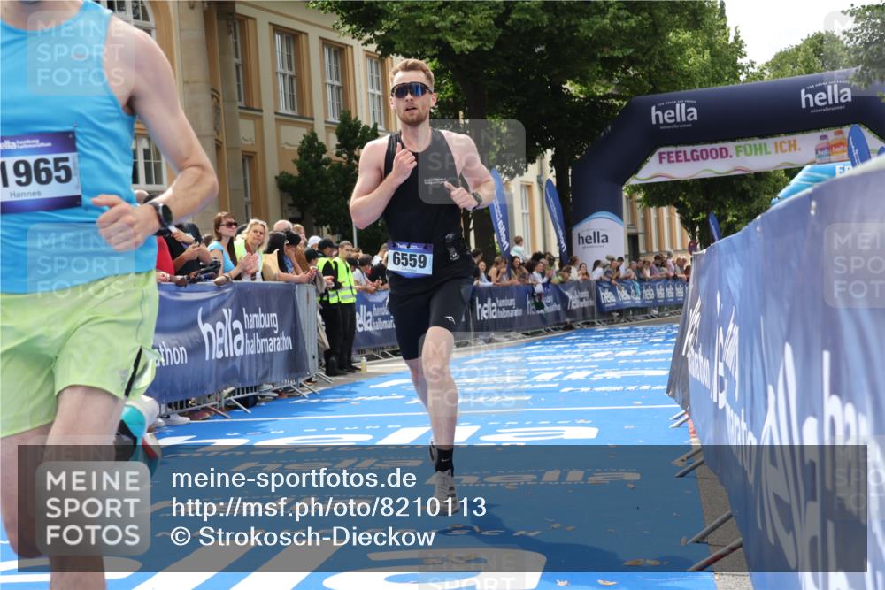 29.06.2025 - hella hamburg halbmarathon Strokosch-Dieckow http://msf.ph/oto/8210113 29.06.2025 10:21:42 Ziel 6559, 11965 meine-sportfotos.de