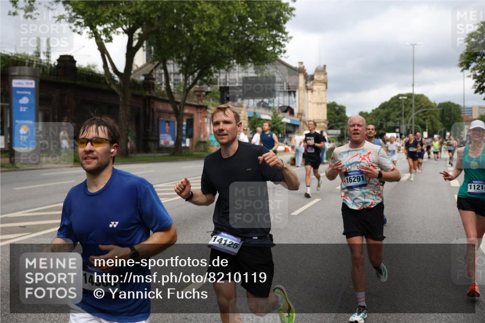 29.06.2025 - hella hamburg halbmarathon Yannick Fuchs http://msf.ph/oto/8210119 29.06.2025 10:45:09 20KM 1366, 1461, 2411, 2540, 2880, 4077, 4816, 5018, 5336, 5600, 7134, 7369, 7943, 8117, 8205, 8261, 8508, 8989, 10057, 10215, 10508, 10603, 10691, 11214, 11422, 11512, 11733, 12016, 12778, 12949, 13073, 13808, 14125, 14458, 15480, 15720, 15871, 16285, 16291, 16907, 17129, 17823, 18006, 18182, 18413, 18489, 19007 meine-sportfotos.de