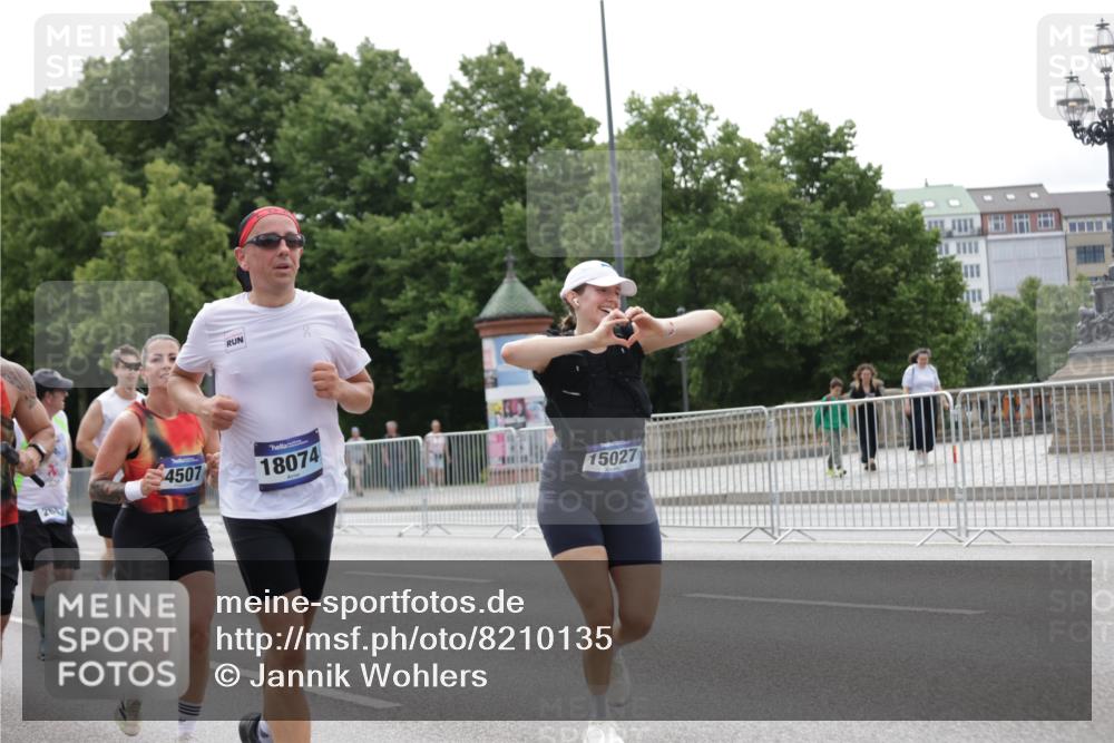 29.06.2025 - hella hamburg halbmarathon Jannik Wohlers http://msf.ph/oto/8210135 29.06.2025 10:26:22 Lombardsbrücke 1973, 2045, 2643, 4507, 4509, 6625, 7069, 8079, 9186, 11270, 11740, 12071, 15027, 15807, 15878, 16479, 16788, 17300, 17675, 18074, 18516, 18962, 18978 meine-sportfotos.de
