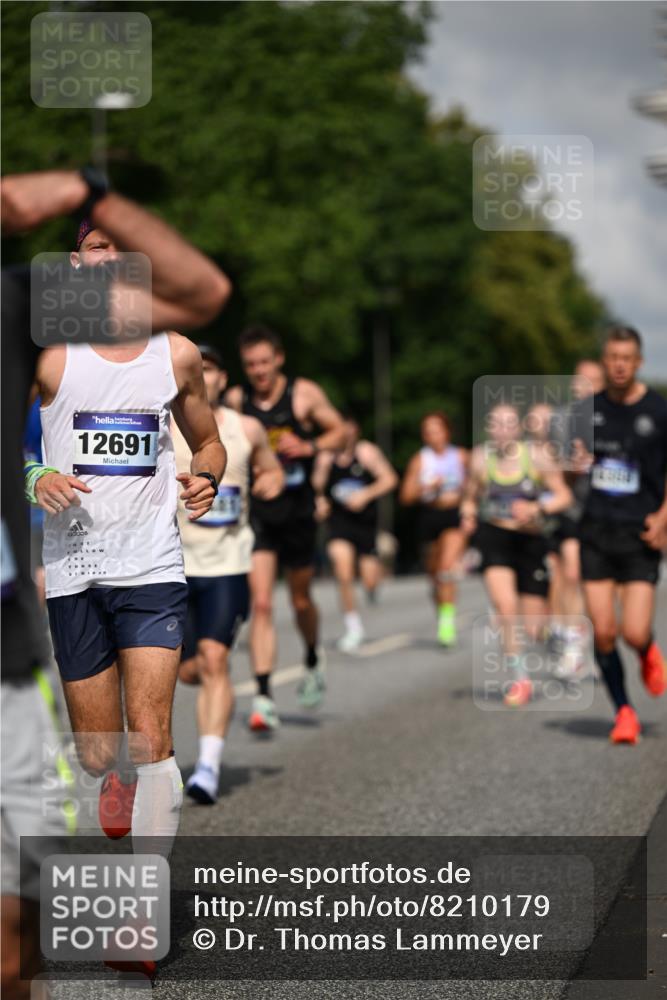 29.06.2025 - hella hamburg halbmarathon Dr. Thomas Lammeyer http://msf.ph/oto/8210179 29.06.2025 09:48:51 Kennedybrücke 57, 1686, 1707, 1990, 2689, 4050, 4129, 4679, 4698, 4749, 5187, 5826, 6358, 7481, 7723, 7880, 7965, 8190, 8883, 9634, 10017, 10876, 11120, 11413 meine-sportfotos.de