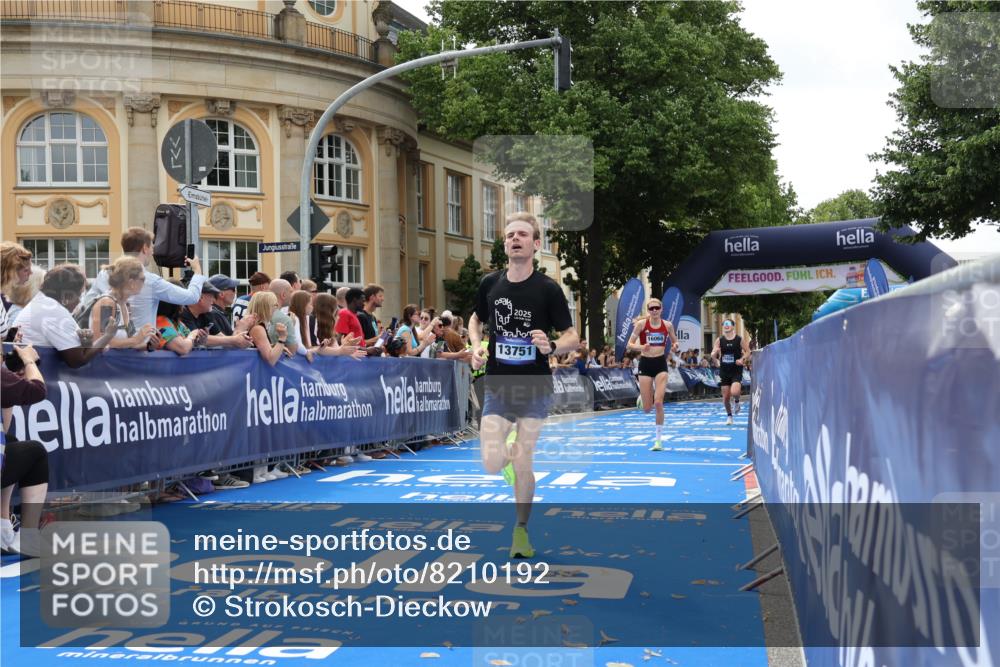 29.06.2025 - hella hamburg halbmarathon Strokosch-Dieckow http://msf.ph/oto/8210192 29.06.2025 10:22:03 Ziel 13751, 16068, 17886, 18693 meine-sportfotos.de