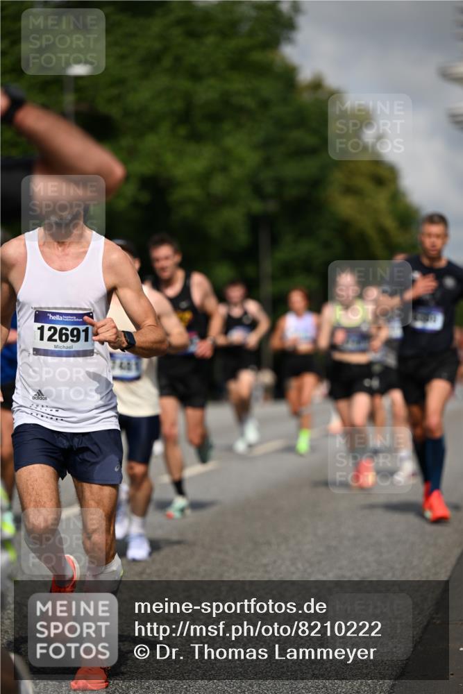29.06.2025 - hella hamburg halbmarathon Dr. Thomas Lammeyer http://msf.ph/oto/8210222 29.06.2025 09:48:51 Kennedybrücke 57, 1686, 1707, 1990, 2689, 4050, 4129, 4679, 4698, 4749, 5187, 5826, 6358, 7481, 7723, 7880, 7965, 8190, 8883, 9634, 10017, 10876, 11120, 11413 meine-sportfotos.de