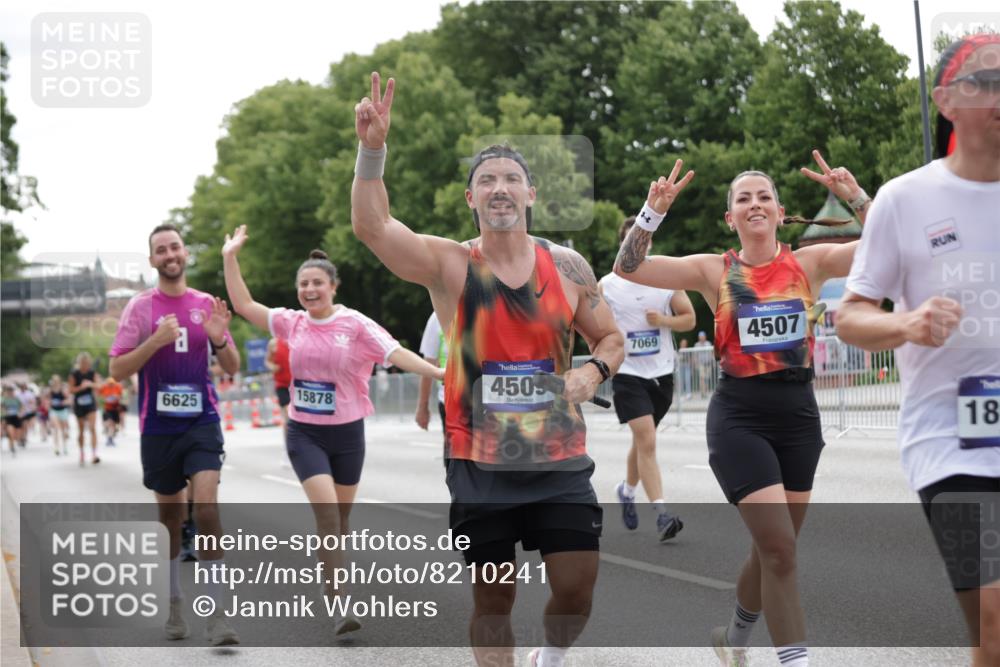 29.06.2025 - hella hamburg halbmarathon Jannik Wohlers http://msf.ph/oto/8210241 29.06.2025 10:26:23 Lombardsbrücke 1973, 2045, 2643, 4507, 4509, 6625, 7069, 8079, 9186, 11270, 11740, 12071, 15027, 15878, 16479, 16788, 17300, 17675, 18074, 18516, 18962, 18978 meine-sportfotos.de