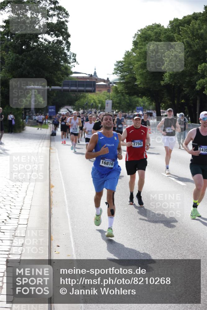 29.06.2025 - hella hamburg halbmarathon Jannik Wohlers http://msf.ph/oto/8210268 29.06.2025 09:49:02 Lombardsbrücke 2745, 2750, 2849, 2980, 3014, 3116, 4148, 4766, 5050, 5648, 5889, 6149, 6771, 7035, 7109, 11952, 12098, 13158, 14311, 14359, 14629, 14667, 14905, 15328, 15410, 15561, 15991, 16816, 17182, 17192, 17646, 17722, 18156, 18183, 18188, 18193, 18547 meine-sportfotos.de