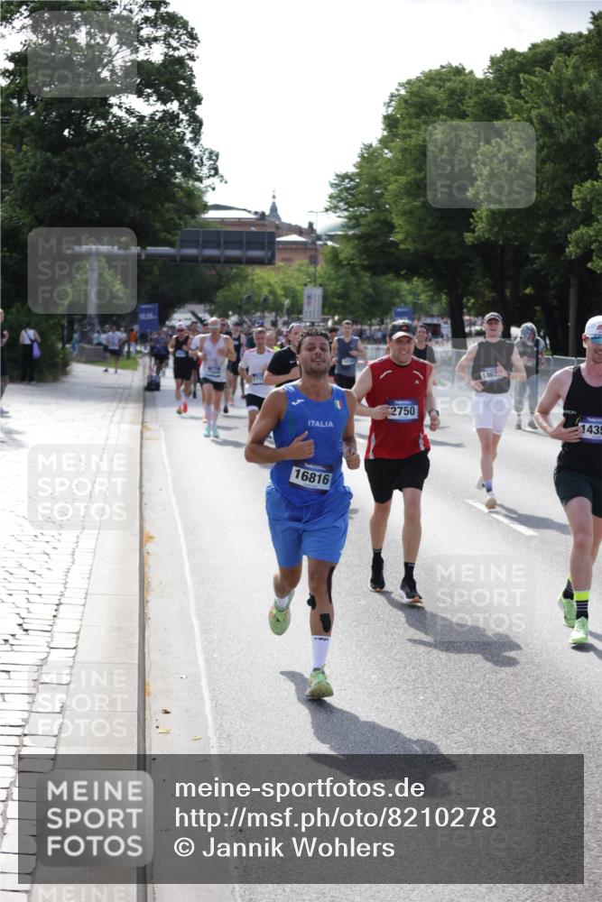 29.06.2025 - hella hamburg halbmarathon Jannik Wohlers http://msf.ph/oto/8210278 29.06.2025 09:49:02 Lombardsbrücke 2745, 2750, 2849, 2980, 3014, 3116, 4148, 4766, 5050, 5648, 5889, 6149, 6771, 7035, 7109, 11952, 12098, 13158, 14311, 14359, 14629, 14667, 14905, 15328, 15410, 15561, 15991, 16816, 17182, 17192, 17646, 17722, 18156, 18183, 18188, 18193, 18547 meine-sportfotos.de