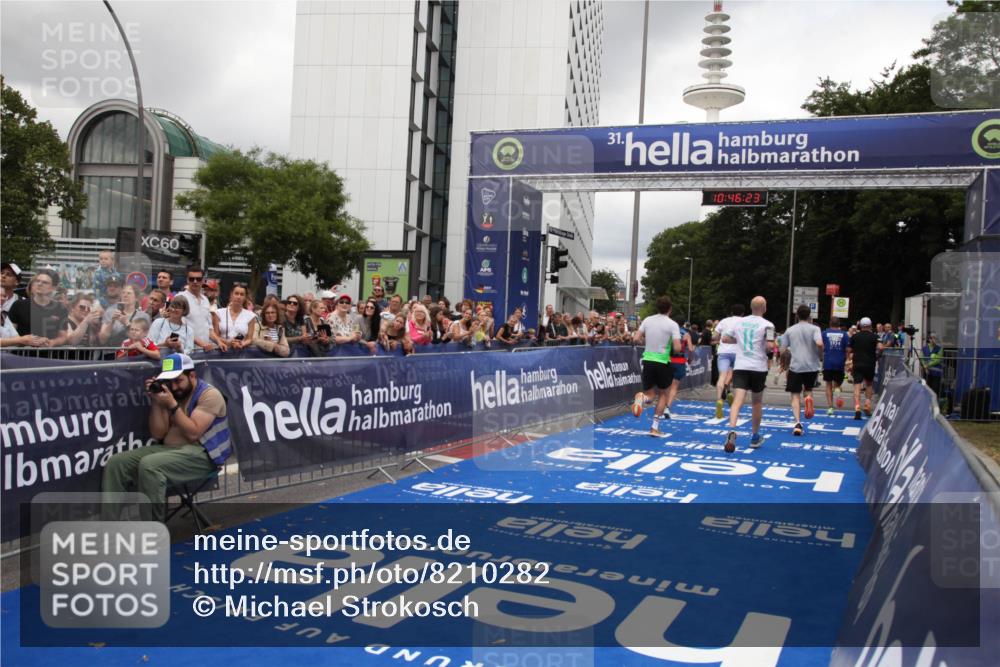 29.06.2025 - hella hamburg halbmarathon Michael Strokosch http://msf.ph/oto/8210282 29.06.2025 10:46:22 Ziel 1569, 1600, 2048, 2590, 3056, 4949, 6388, 6691, 8142, 9497, 10796, 12171, 12651, 13698, 14200, 14262, 17190, 18118, 18211 meine-sportfotos.de