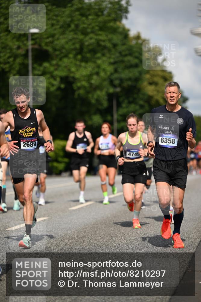 29.06.2025 - hella hamburg halbmarathon Dr. Thomas Lammeyer http://msf.ph/oto/8210297 29.06.2025 09:48:52 Kennedybrücke 57, 1686, 1707, 1990, 2689, 4050, 4129, 4679, 4698, 4749, 5187, 5826, 6358, 7481, 7723, 7880, 7965, 8190, 9634, 10017, 10876, 11120 meine-sportfotos.de