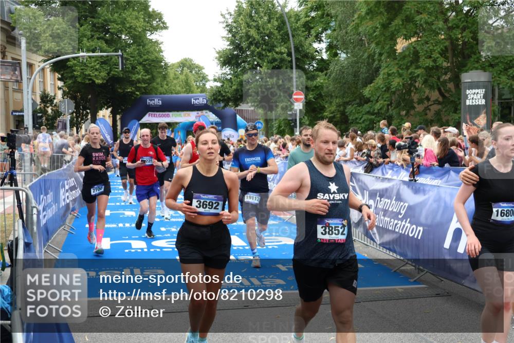 29.06.2025 - hella hamburg halbmarathon Zöllner http://msf.ph/oto/8210298 29.06.2025 10:50:07 Ziel 1216, 1321, 1507, 2020, 3562, 3692, 3852, 7100, 7657, 8313, 9031, 9213, 9303, 9965, 12203, 12271, 13225, 13282, 13758, 14257, 16403, 18228, 18657, 18658, 18884, 19112 meine-sportfotos.de