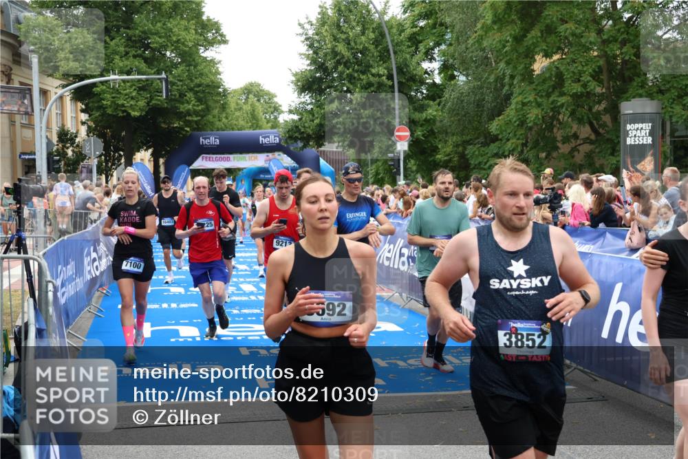 29.06.2025 - hella hamburg halbmarathon Zöllner http://msf.ph/oto/8210309 29.06.2025 10:50:07 Ziel 1216, 1321, 1507, 2020, 3562, 3692, 3852, 7100, 7657, 8313, 9031, 9213, 9303, 9965, 12203, 12271, 13225, 13282, 13758, 14257, 16403, 18228, 18657, 18658, 18884, 19112 meine-sportfotos.de