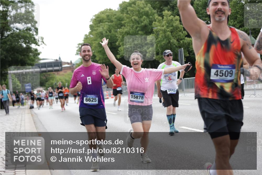 29.06.2025 - hella hamburg halbmarathon Jannik Wohlers http://msf.ph/oto/8210316 29.06.2025 10:26:23 Lombardsbrücke 1973, 2045, 2643, 4507, 4509, 6625, 7069, 8079, 9186, 11270, 11740, 12071, 15027, 15878, 16479, 16788, 17300, 17675, 18074, 18516, 18962, 18978 meine-sportfotos.de