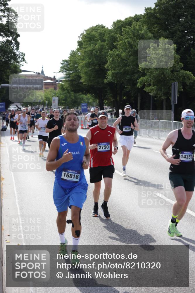 29.06.2025 - hella hamburg halbmarathon Jannik Wohlers http://msf.ph/oto/8210320 29.06.2025 09:49:03 Lombardsbrücke 2745, 2750, 2849, 2980, 3014, 3116, 4148, 4766, 5050, 5648, 6095, 6149, 6771, 7035, 7109, 11952, 12098, 13158, 14311, 14359, 14629, 14667, 14789, 15094, 15328, 15410, 15561, 15991, 16347, 16523, 16816, 16819, 17182, 17192, 17646, 17722, 18156, 18183, 18188, 18193, 18547 meine-sportfotos.de