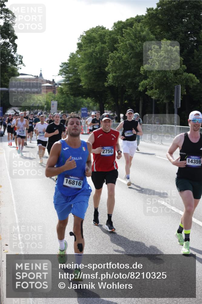 29.06.2025 - hella hamburg halbmarathon Jannik Wohlers http://msf.ph/oto/8210325 29.06.2025 09:49:03 Lombardsbrücke 2745, 2750, 2849, 2980, 3014, 3116, 4148, 4766, 5050, 5648, 6095, 6149, 6771, 7035, 7109, 11952, 12098, 13158, 14311, 14359, 14629, 14667, 14789, 15094, 15328, 15410, 15561, 15991, 16347, 16523, 16816, 16819, 17182, 17192, 17646, 17722, 18156, 18183, 18188, 18193, 18547 meine-sportfotos.de