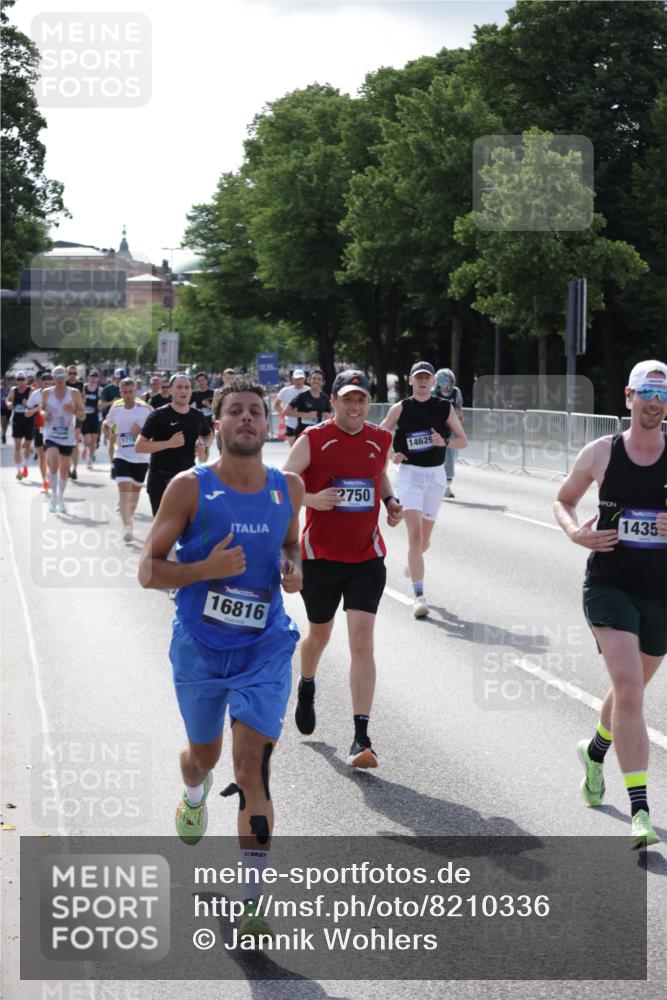 29.06.2025 - hella hamburg halbmarathon Jannik Wohlers http://msf.ph/oto/8210336 29.06.2025 09:49:03 Lombardsbrücke 2745, 2750, 2849, 2980, 3014, 3116, 4148, 4766, 5050, 5648, 6095, 6149, 6771, 7035, 7109, 11952, 12098, 13158, 14311, 14359, 14629, 14667, 14789, 15094, 15328, 15410, 15561, 15991, 16347, 16523, 16816, 16819, 17182, 17192, 17646, 17722, 18156, 18183, 18188, 18193, 18547 meine-sportfotos.de