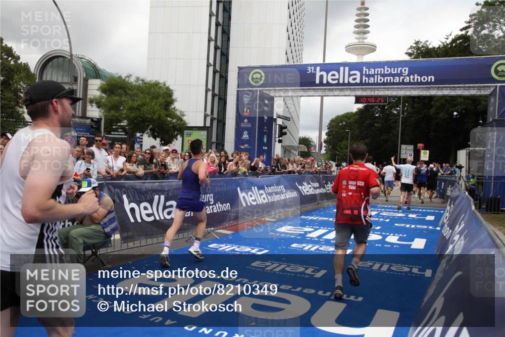 29.06.2025 - hella hamburg halbmarathon Michael Strokosch http://msf.ph/oto/8210349 29.06.2025 10:46:23 Ziel 1569, 1600, 2048, 2590, 3056, 4949, 6388, 6691, 8142, 9497, 10796, 12171, 12651, 13698, 14200, 14262, 16127, 17190, 18118, 18211 meine-sportfotos.de