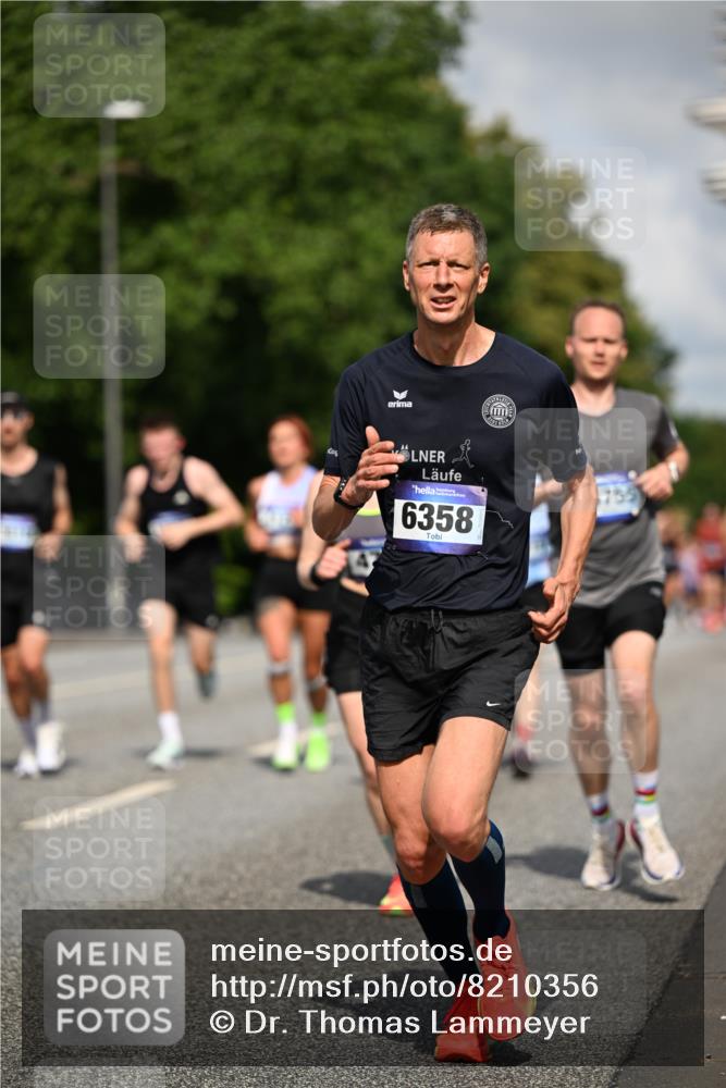 29.06.2025 - hella hamburg halbmarathon Dr. Thomas Lammeyer http://msf.ph/oto/8210356 29.06.2025 09:48:53 Kennedybrücke 57, 1686, 1707, 1990, 2689, 4050, 4129, 4679, 4698, 4749, 5187, 5826, 6358, 6878, 7481, 7723, 7880, 7965, 8190, 9634, 10017, 10876, 11120 meine-sportfotos.de