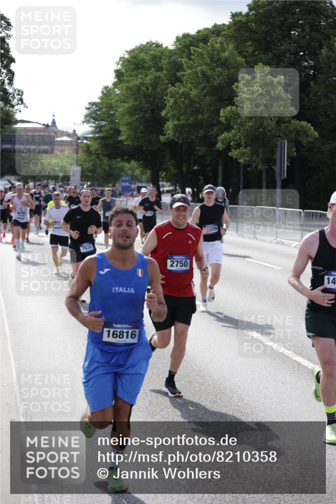 29.06.2025 - hella hamburg halbmarathon Jannik Wohlers http://msf.ph/oto/8210358 29.06.2025 09:49:03 Lombardsbrücke 2745, 2750, 2849, 2980, 3014, 3116, 4148, 4766, 5050, 5648, 6095, 6149, 6771, 7035, 7109, 11952, 12098, 13158, 14311, 14359, 14629, 14667, 14789, 15094, 15328, 15410, 15561, 15991, 16347, 16523, 16816, 16819, 17182, 17192, 17646, 17722, 18156, 18183, 18188, 18193, 18547 meine-sportfotos.de