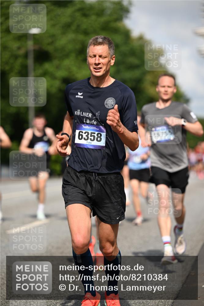 29.06.2025 - hella hamburg halbmarathon Dr. Thomas Lammeyer http://msf.ph/oto/8210384 29.06.2025 09:48:54 Kennedybrücke 57, 1686, 1707, 1990, 2689, 4050, 4129, 4679, 4698, 4749, 5187, 5550, 5826, 6358, 6878, 7481, 7723, 7880, 7965, 8190, 9634, 10017, 10876, 11120 meine-sportfotos.de