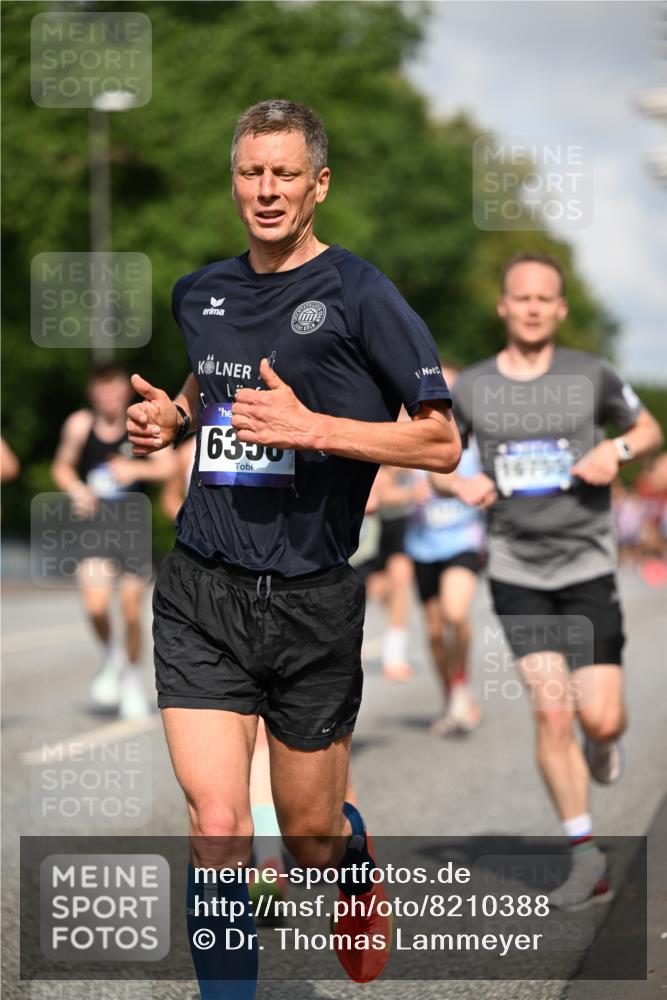 29.06.2025 - hella hamburg halbmarathon Dr. Thomas Lammeyer http://msf.ph/oto/8210388 29.06.2025 09:48:54 Kennedybrücke 57, 1686, 1707, 1990, 2689, 4050, 4129, 4679, 4698, 4749, 5187, 5550, 5826, 6358, 6878, 7481, 7723, 7880, 7965, 8190, 9634, 10017, 10876, 11120 meine-sportfotos.de
