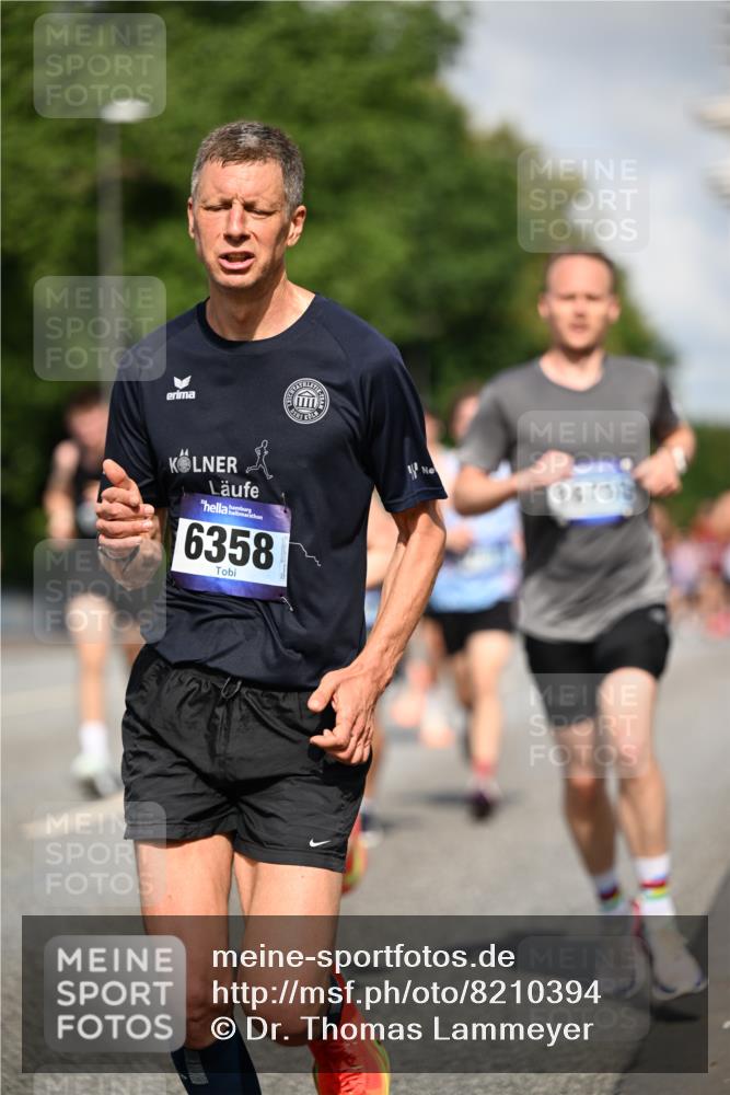 29.06.2025 - hella hamburg halbmarathon Dr. Thomas Lammeyer http://msf.ph/oto/8210394 29.06.2025 09:48:54 Kennedybrücke 57, 1686, 1707, 1990, 2689, 4050, 4129, 4679, 4698, 4749, 5187, 5550, 5826, 6358, 6878, 7481, 7723, 7880, 7965, 8190, 9634, 10017, 10876, 11120 meine-sportfotos.de